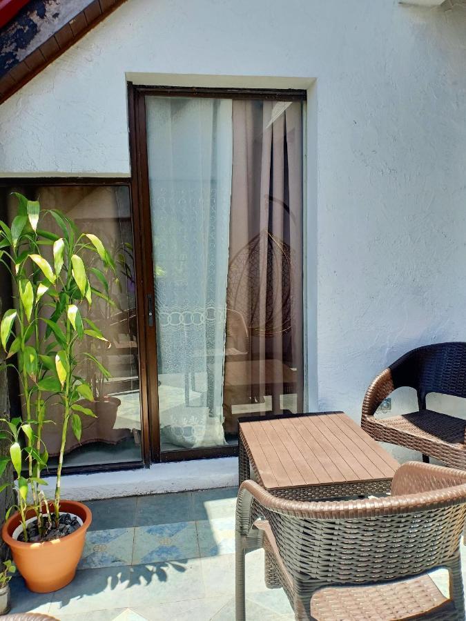 El Castillo Bed And Breakfast Angono ภายนอก รูปภาพ