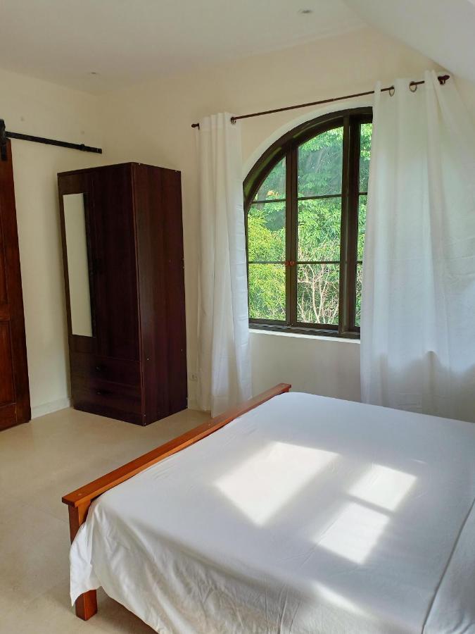 El Castillo Bed And Breakfast Angono ภายนอก รูปภาพ
