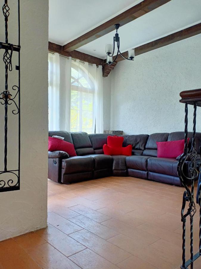 El Castillo Bed And Breakfast Angono ภายนอก รูปภาพ