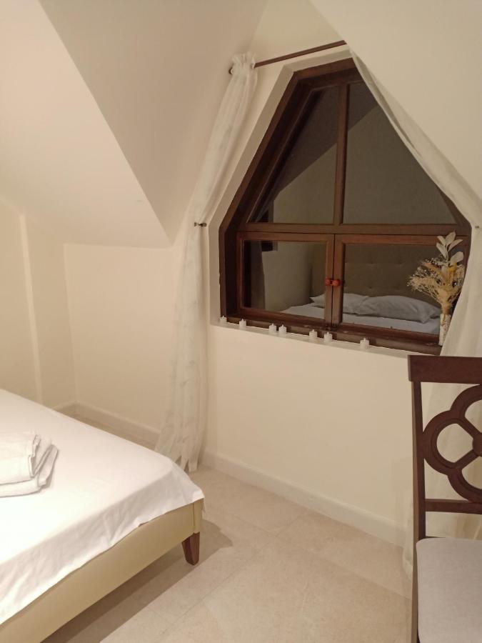 El Castillo Bed And Breakfast Angono ภายนอก รูปภาพ