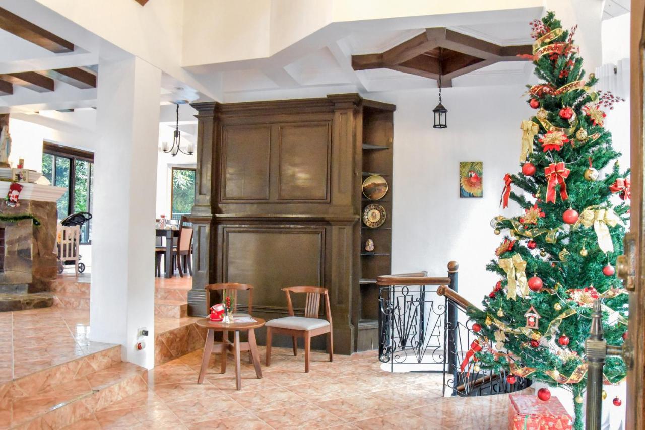 El Castillo Bed And Breakfast Angono ภายนอก รูปภาพ