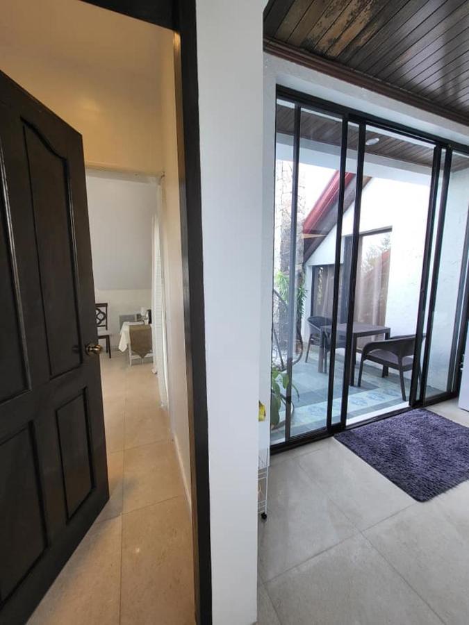 El Castillo Bed And Breakfast Angono ภายนอก รูปภาพ