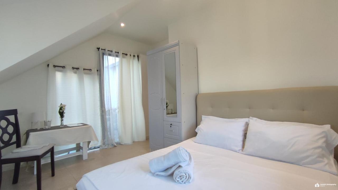 El Castillo Bed And Breakfast Angono ภายนอก รูปภาพ