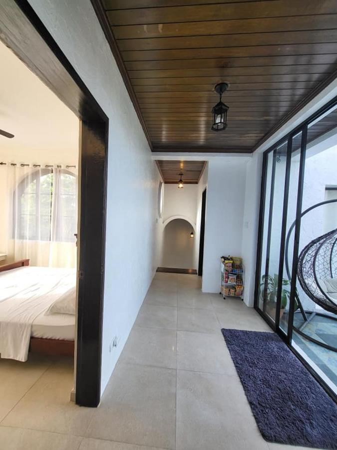 El Castillo Bed And Breakfast Angono ภายนอก รูปภาพ