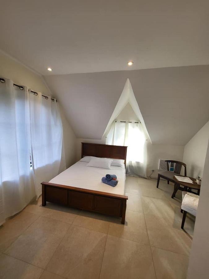 El Castillo Bed And Breakfast Angono ภายนอก รูปภาพ