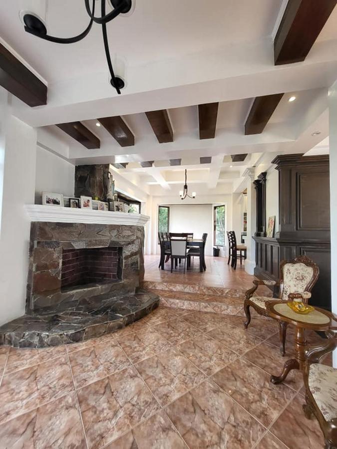 El Castillo Bed And Breakfast Angono ภายนอก รูปภาพ