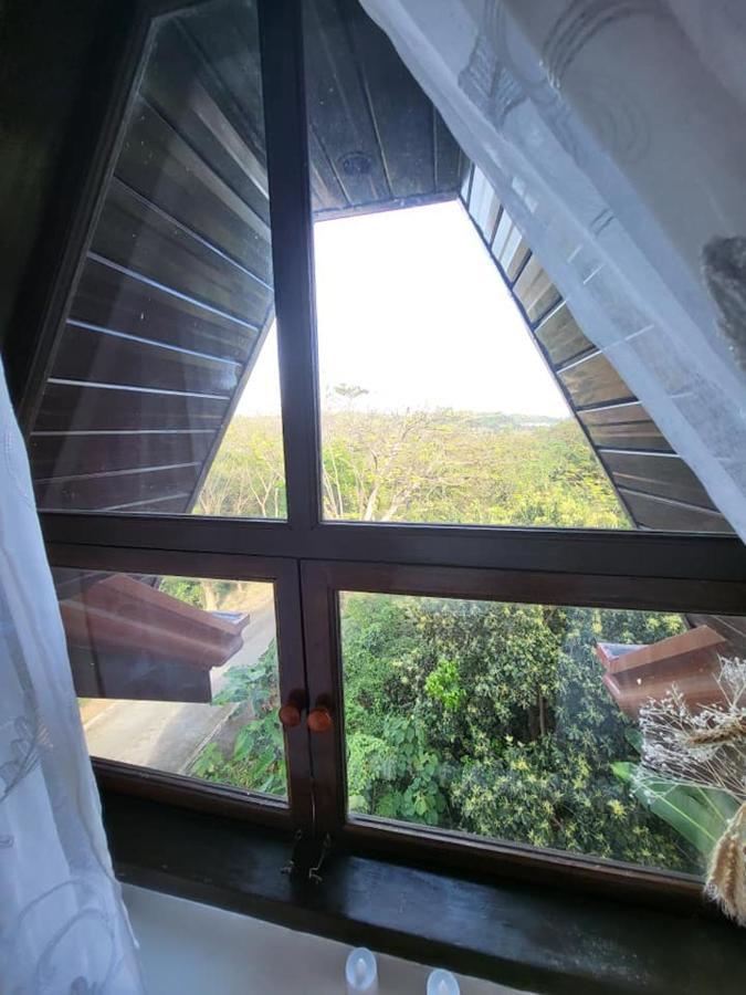 El Castillo Bed And Breakfast Angono ภายนอก รูปภาพ