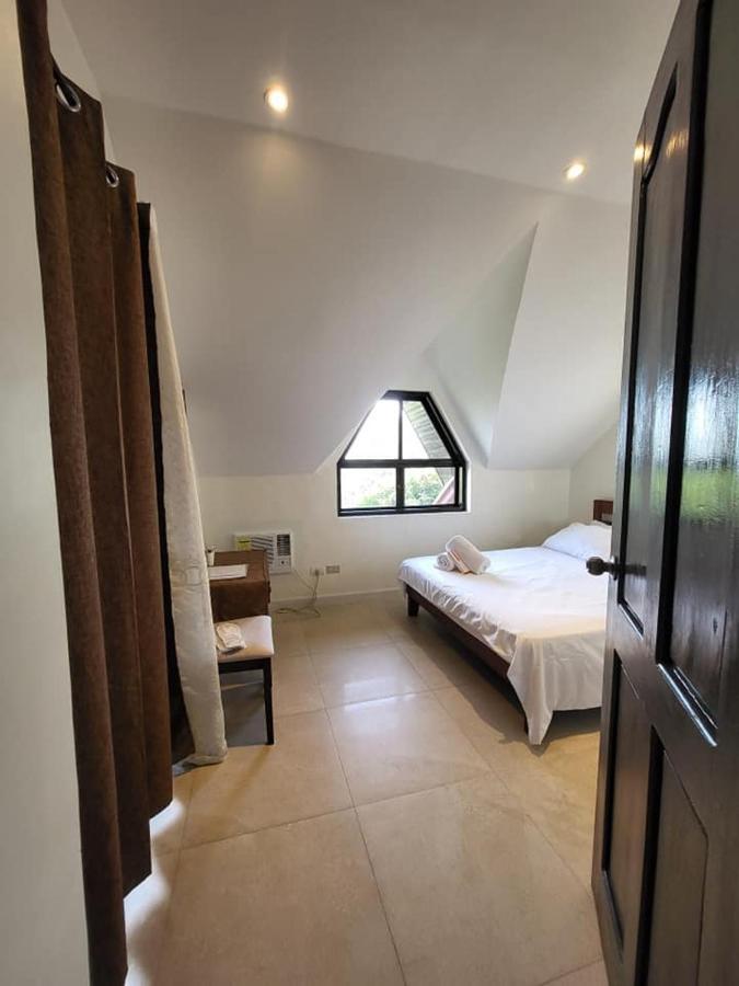 El Castillo Bed And Breakfast Angono ภายนอก รูปภาพ