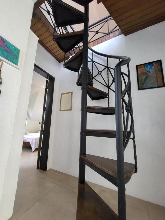 El Castillo Bed And Breakfast Angono ภายนอก รูปภาพ